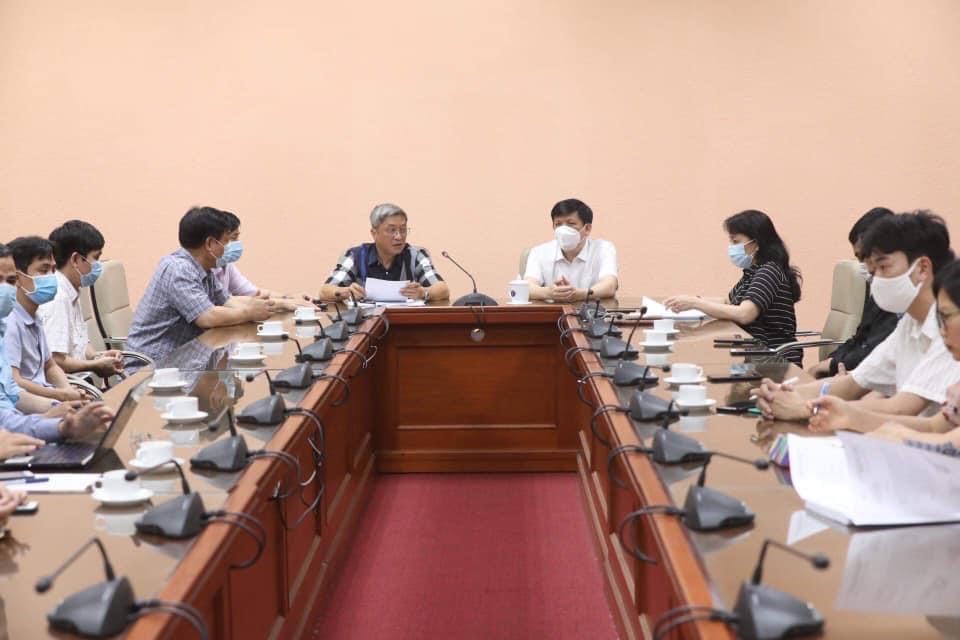 Thirty-five Vietnamese experts come to Laos to support COVID-19 prevention